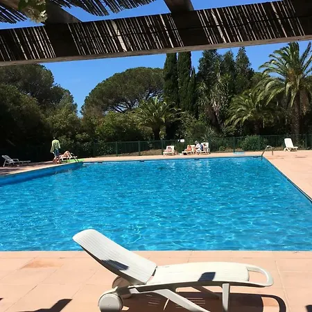 Coquet Mas A Gigaro
